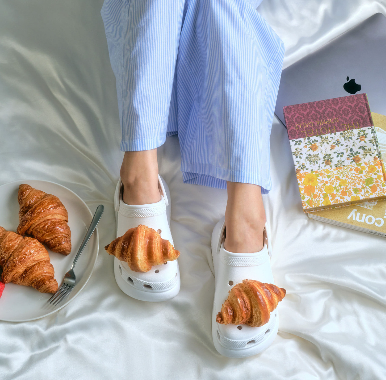 Croissant Crocs Charm / Croissant Anstecker – Funny Food Jibbitz Plug für Crocs & Clogs NOOR08