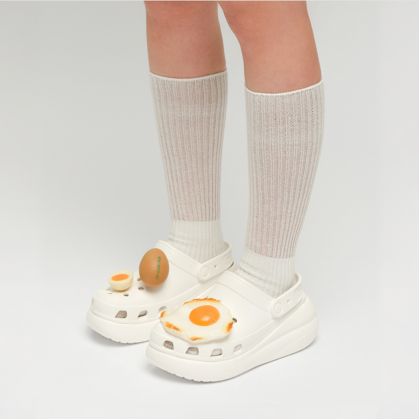 Eggs Crocs Charm / Eggs Anstecker – Funny Food Jibbitz Plug für Crocs & Clogs NOOR08