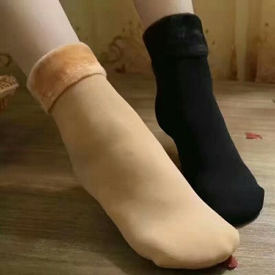 Für warme Füße im Winter! Diese dicken Plüschsocken für Damen sind weich, bequem und halten die Kälte draußen. Perfekt für drinnen und draußen.

