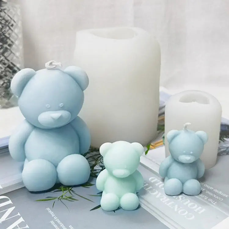 Silikonform in Bärenform für DIY Aromakerzen und Deko. Hitzebeständig, ungiftig, wiederverwendbar – perfekt für kreative Ideen.

