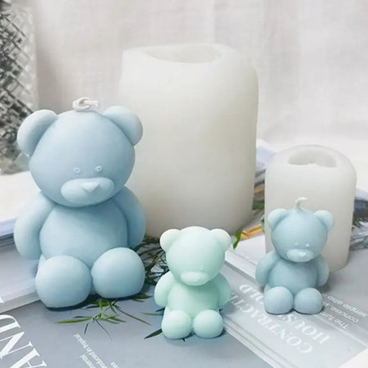 Silikonform in Bärenform für DIY Aromakerzen und Deko. Hitzebeständig, ungiftig, wiederverwendbar – perfekt für kreative Ideen.

