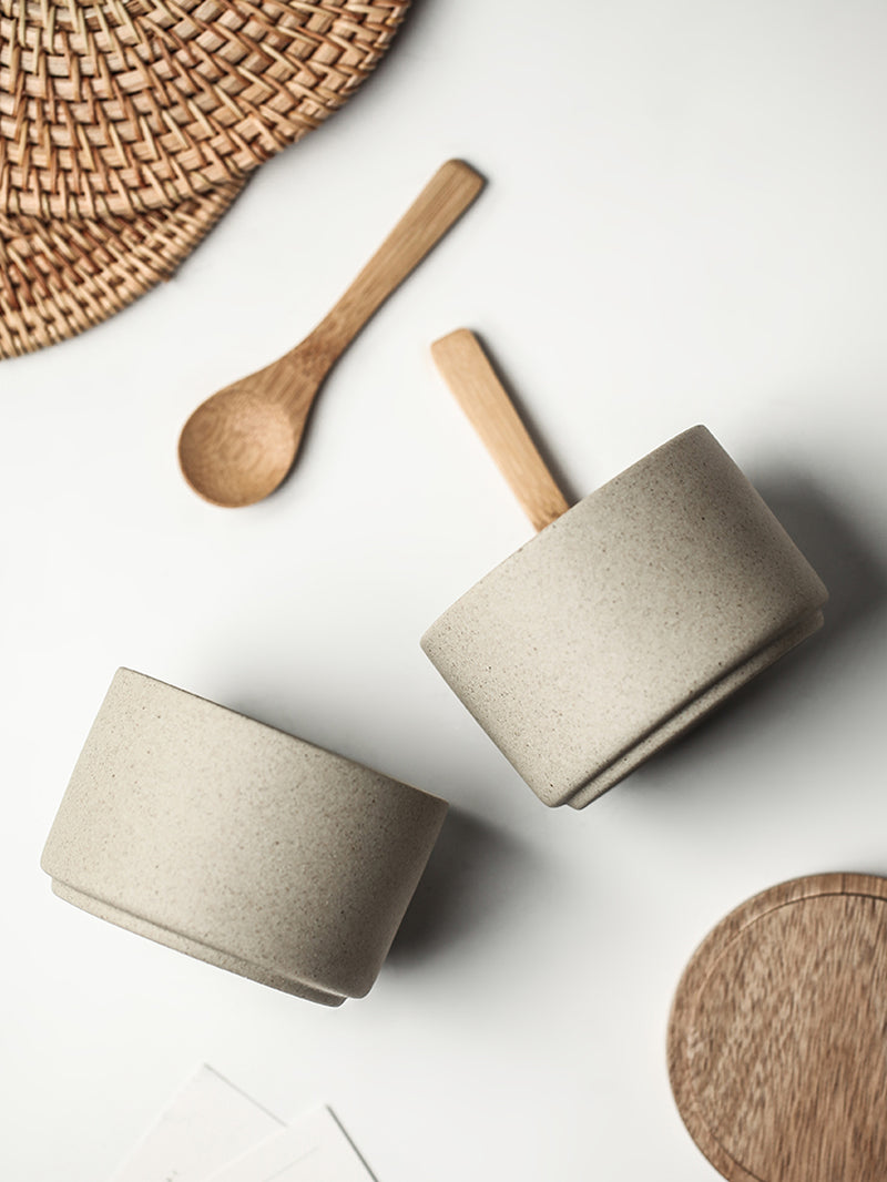 Elegant Kitchen Seasoning Jars: Ceramic Pots, Acacia Wood Tray & Covers