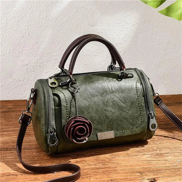 Damen Schultertasche | Boston Handbag mit Blumenanhänger & Crossbody NOOR08