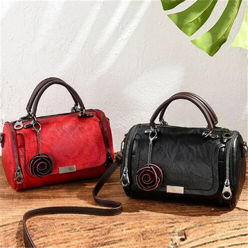 Damen Schultertasche | Boston Handbag mit Blumenanhänger & Crossbody NOOR08