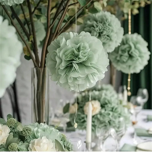 12er Set Papier Pom Poms (Weiß & Hellgrün) – Hängende Deko Blumenbälle für Hochzeit & Party