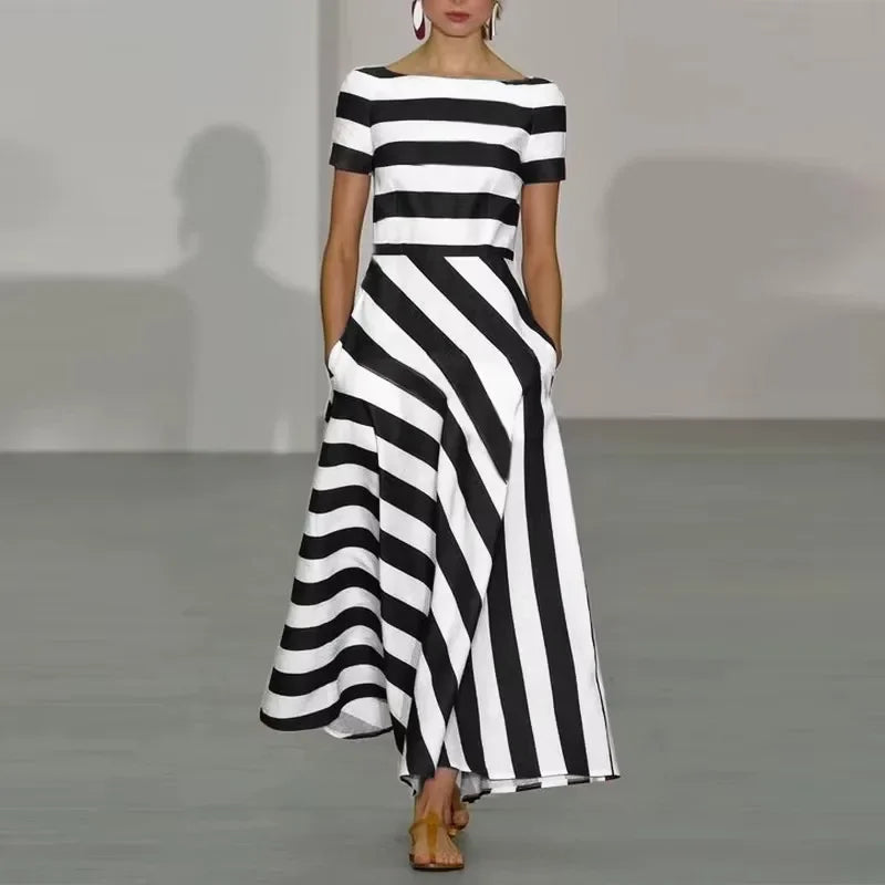 Langes Damen-Streifenkleid mit One-Shoulder-Design und kurzen Ärmeln NOOR08