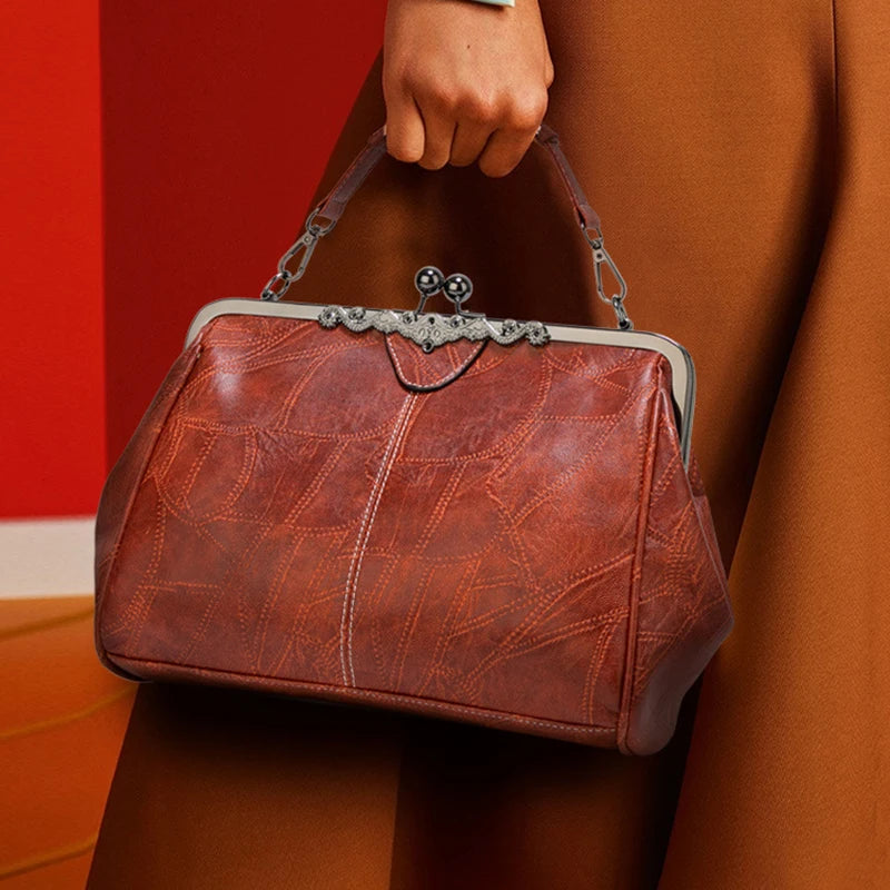Elegante Damen Lederhandtasche mit Schulter- & Crossbody-Funktion. Hochwertig, stilvoll und perfekt für Shopping oder Business.

