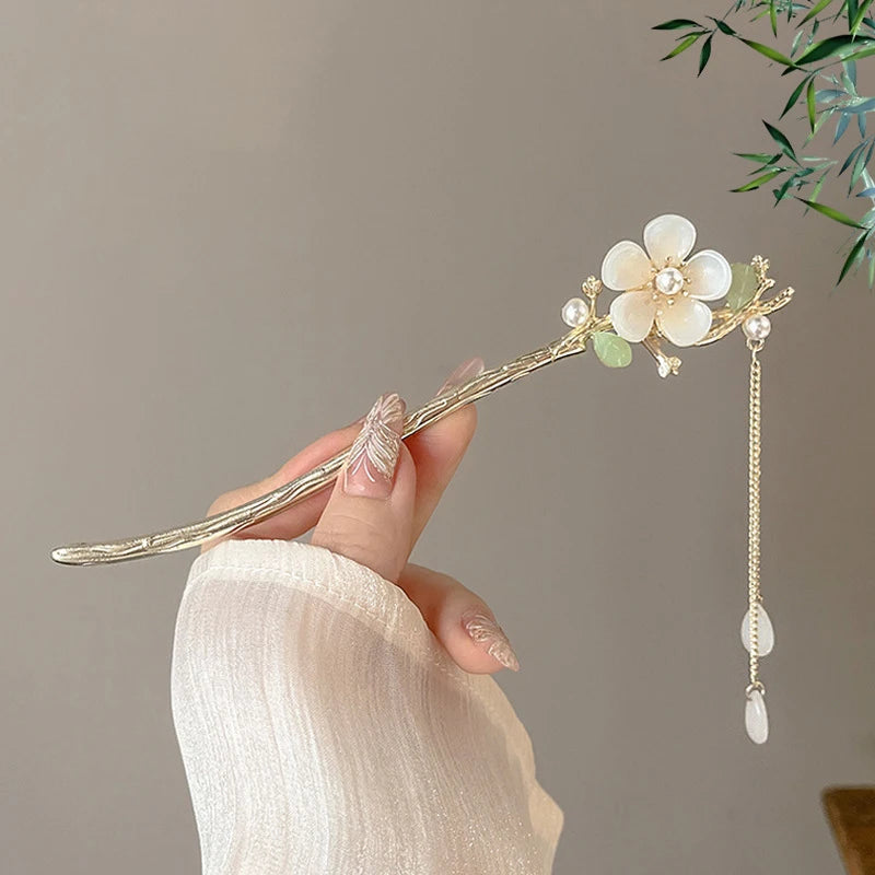 Eleganter chinesischer Haarstab mit Blumen und Quaste NOOR08