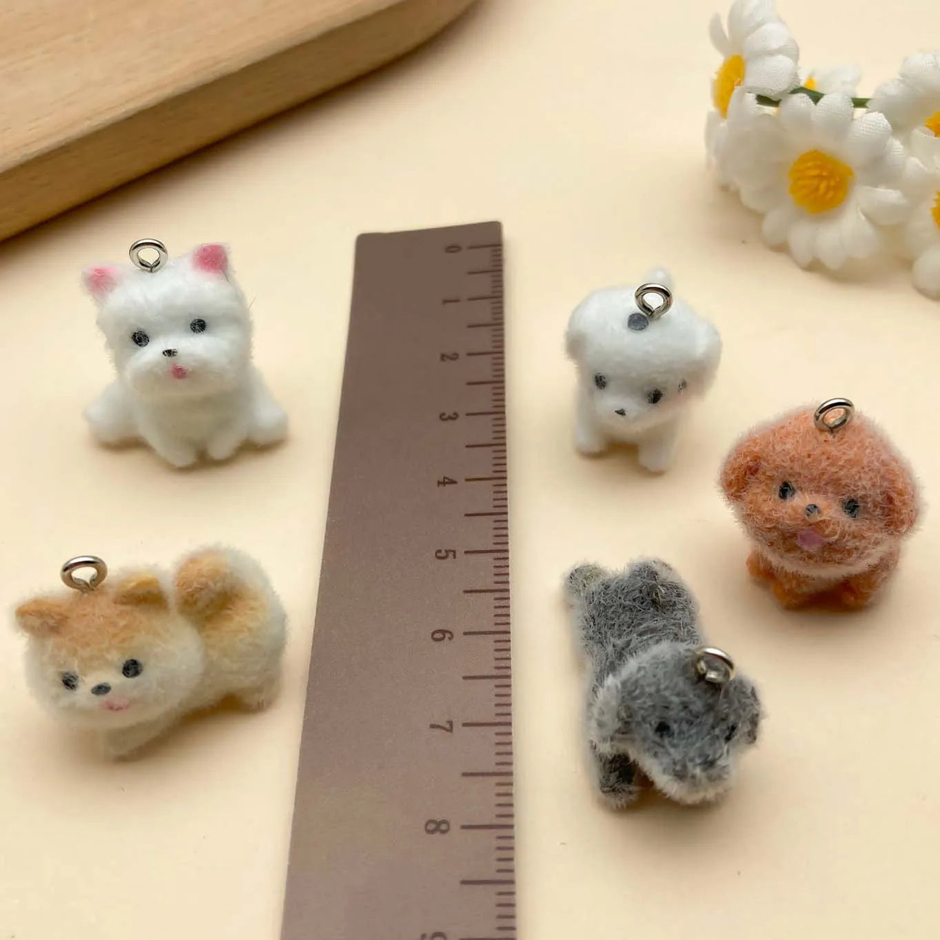 Mix 2/5 Stück Harz Beflockung Hund Anhänger DIY Schmuck NOOR08