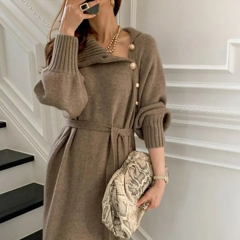 Locker gestricktes, sexy Strandkleid mit Rollkragen, Schwarz/Weiß NOOR08