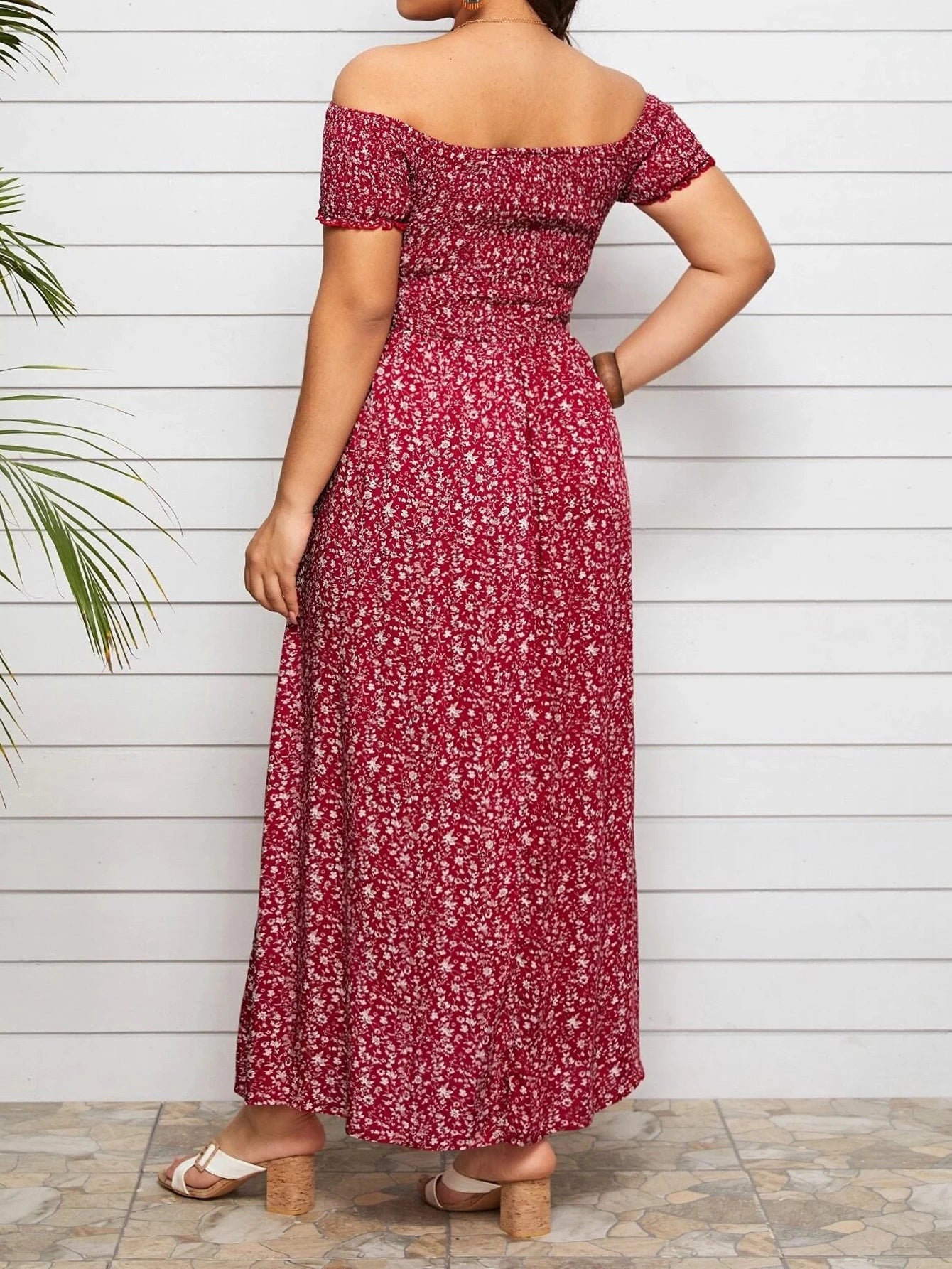 Langes Boho-Maxi-Kleid mit Blumenprint und schulterfreiem Schnitt NOOR08