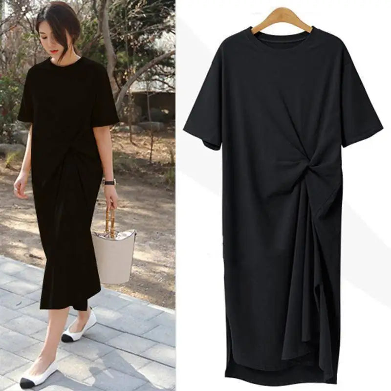 Ein schlankes, sehr elegantes Kleid im koreanischen und französischen Stil. Einfarbiges Design, das ideal für Plus-Size-Größen ist. Ein langes T-Shirt-Kleid, das einfach und schick ist.

