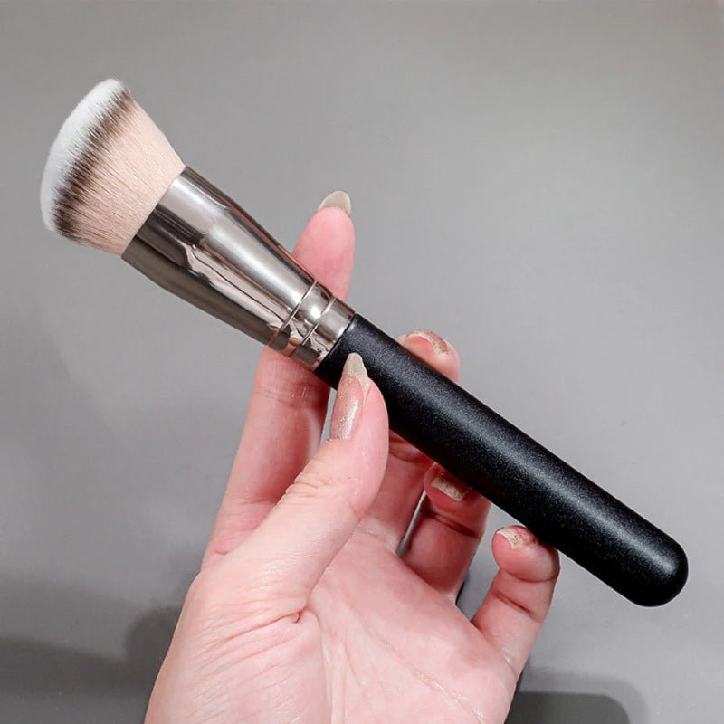 Make-up-Pinsel, Foundation- & Concealer-Pinsel, abgewinkelt NOOR08