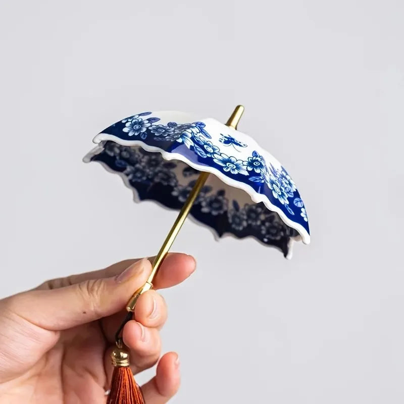 Kung Fu Teesieb aus Keramik | Blau-weißes Design mit Quasten NOOR08