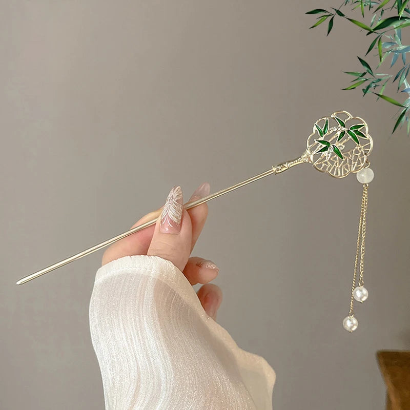Eleganter chinesischer Haarstab mit Blumen und Quaste NOOR08