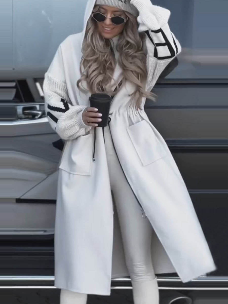 Langer Damen Windbreaker mit Strickärmeln | Stylische Übergangsjacke mit Kapuze NOOR08